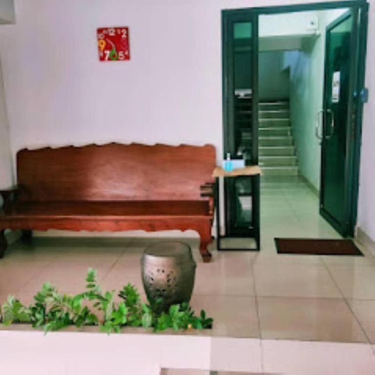 Thousand-Ten Thousand Hotel Бангкок Экстерьер фото